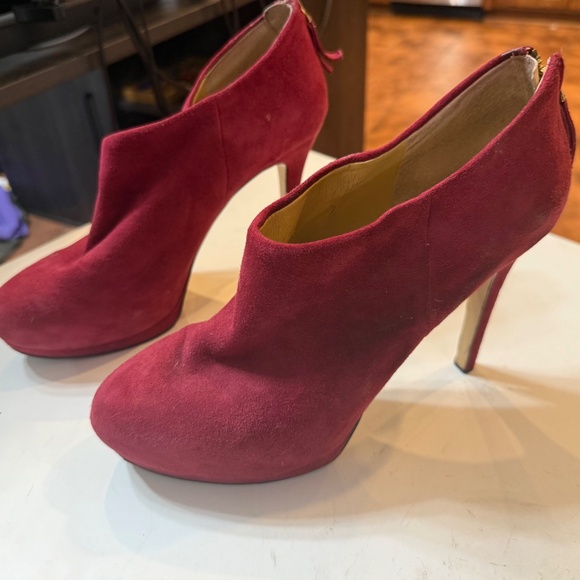 Nine West Burgundy High heels size 9.5 - Picture 1 of 2